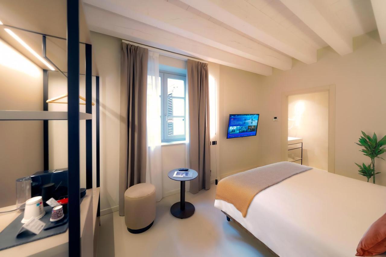 Bergamo Inn 21 Zewnętrze zdjęcie A room at the hotel