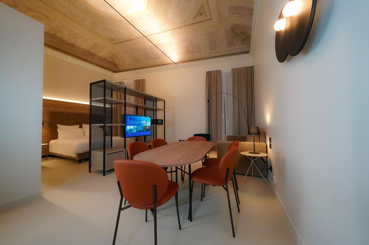 Bergamo Inn 21 Zewnętrze zdjęcie A room at the hotel